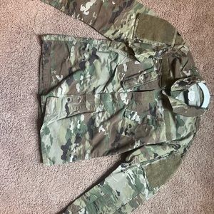 Military uniform small size height 67 to 71 inches, chest 33 to 37 inches